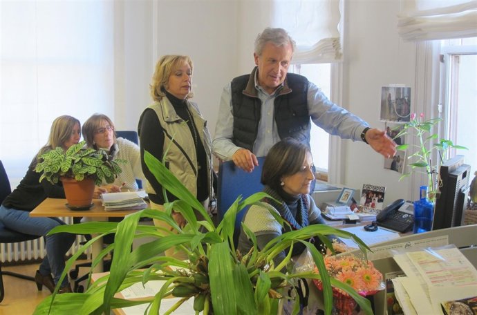 El consejero Emilio del Río en la sede de la Consejería