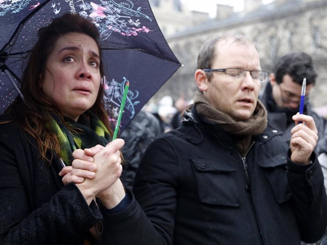 Minuto de silencio en Francia por el atentado