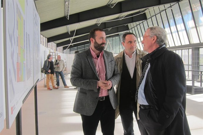 El alcalde, Xavier Trias; el teniente Jaume Ciurana, y el concejal R. Blasi