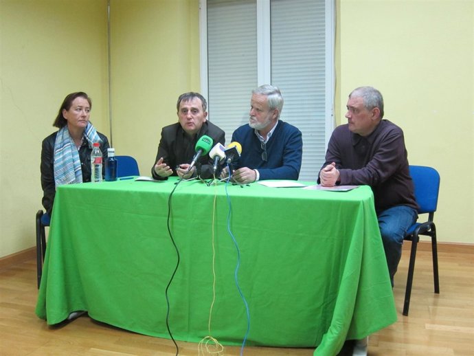 Miembros de Ecologistas en Acción y Aire Limpio