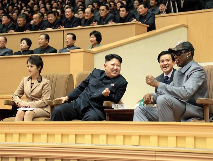 Kim Jong Un y Dennis Rodman en el estadio de Pyongyang