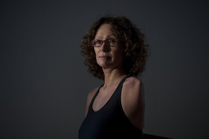 Víctima de violencia de género en la exposición de Walter Astrada