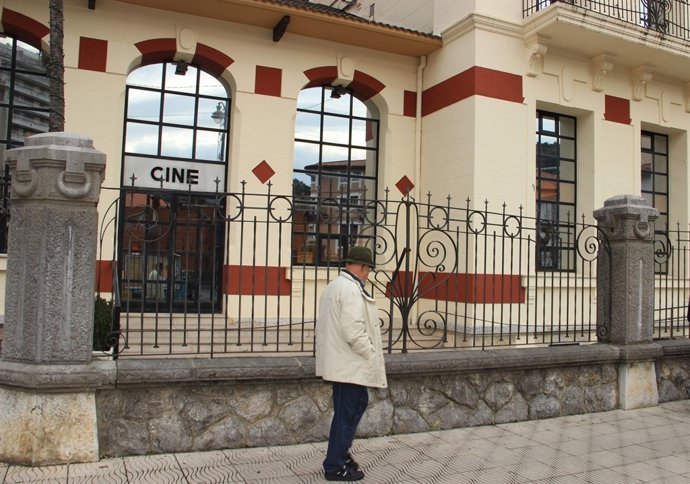Cine de la Casa de Cultura Doctor Velasco de Laredo