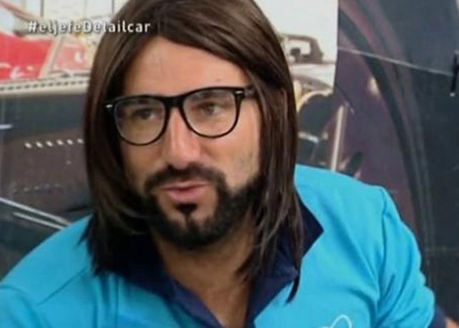 El jefe 'infiltrado' o 'pillado': O te quitas tu peluca, o te la quito yo
