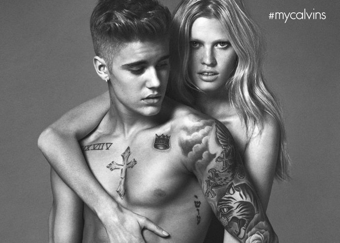 Lara Stone, modelo que posó con Justin, 'amenazada de muerte' por una belieber