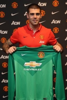 Víctor Valdés ficha por el Manchester United