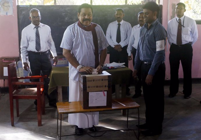 Sri Lanka, presidente Rajapaksa, vota en elecciones presidenciales