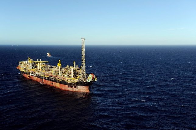 Petrobrás halla más petróleo en el mar