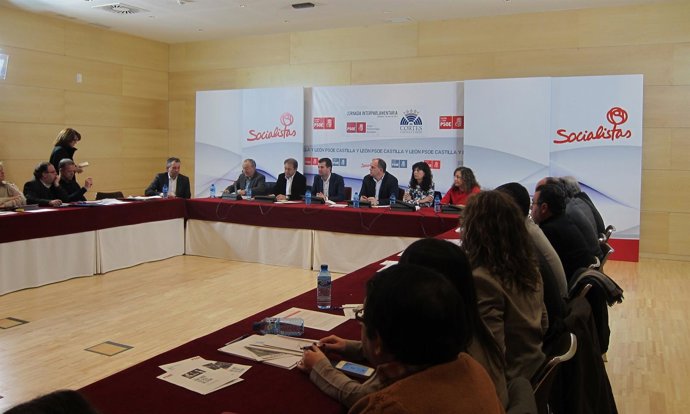 Un momento de la reunión de la Interparlamentaria del PSOE