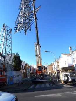 Desmontaje de apoyos eléctricos en Jerez