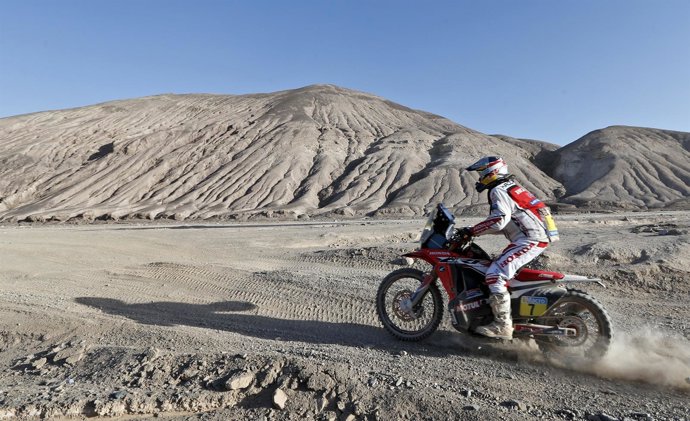 El piloto portugués Hélder Rodrigues en el Dakar