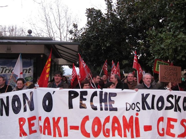 Protesta de trabajadores de kioscos gallegos en Santiago