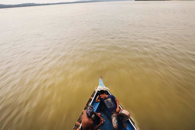 Embarcación en el Amazonas en Brasil