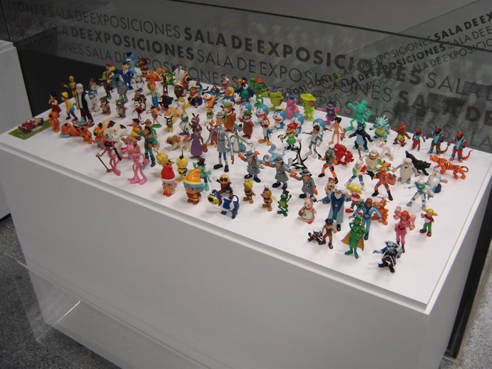 Colección de figuras de dibujos animados en Badajoz