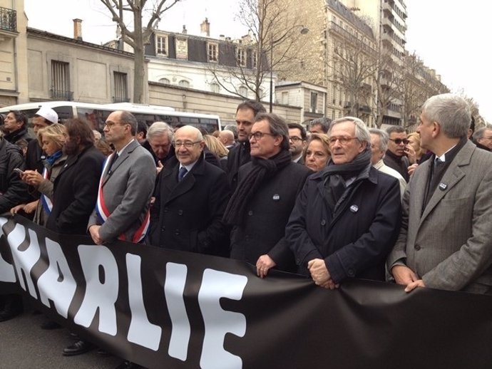 Mas y Trias en la manifestación en París