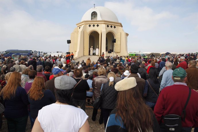 Unas 6.000 Personas En La Romería Que Celebra La Aparición De La Virgen Del Mar