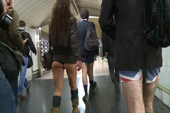 Dia Sin Pantalones en el Metro de Madrid 2015