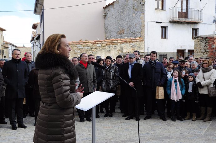 La presidenta del Gobierno de Aragón, Luisa Fernanda Rudi, en Cantavieja.