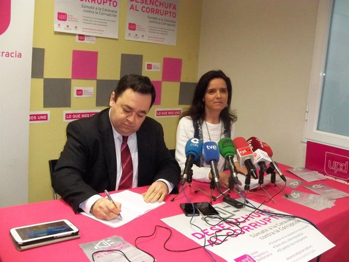 Rafael Delgado y Ana Carlota Amigo en rueda de prensa