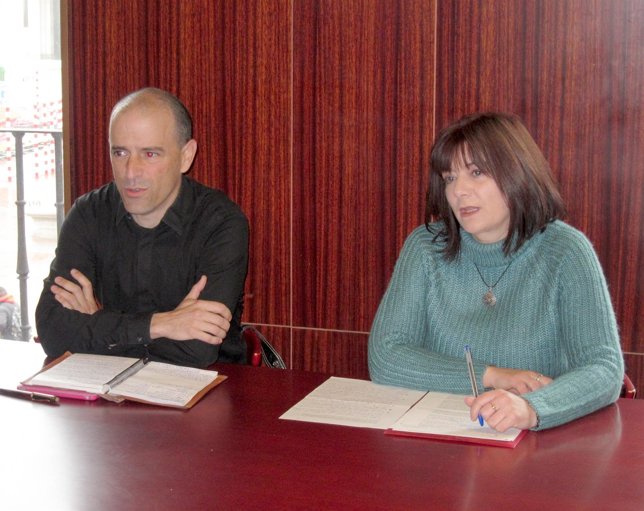 Santiago Campos y Margarita García, portavoces de Valladolid Toma la Palabra