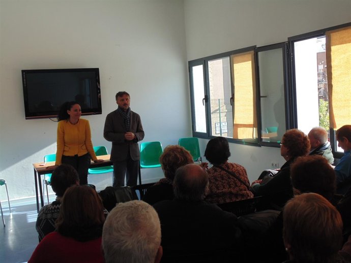 El delegado de la Junta en Huelva, José Fiscal, y de Salud, Lourdes Martín.