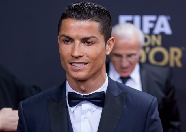 Cristiano Ronaldo se alza con su tercer Balón de Oro