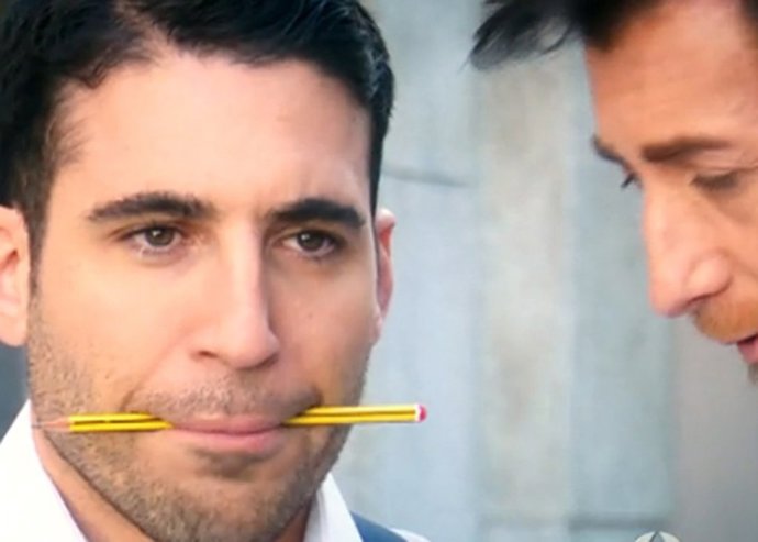 EL HOMRIGUERO MIGUEL ÁNGEL SILVESTRE LE ENSEÑA A PABLO MOTOS A DECIR VELVET 