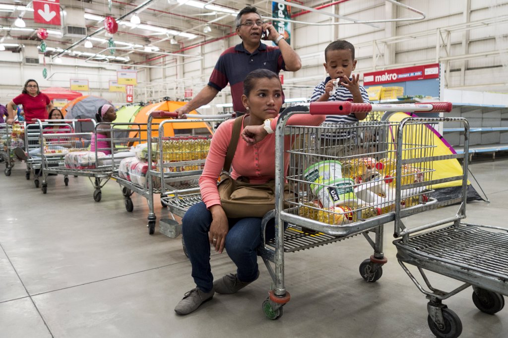 Crisis En Venezuela: Las Imágenes Del Desabastecimiento De Alimentos