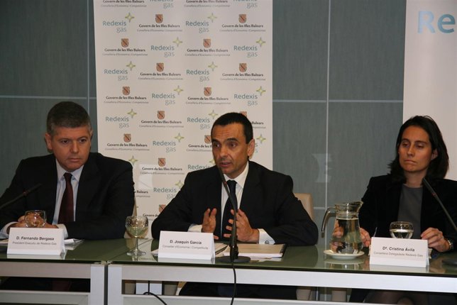 García con responsables de Redexis Gas