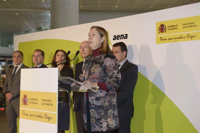 NP Inauguración Área Comercial Aeropuerto Málaga (Se Adjunta Fotografía)