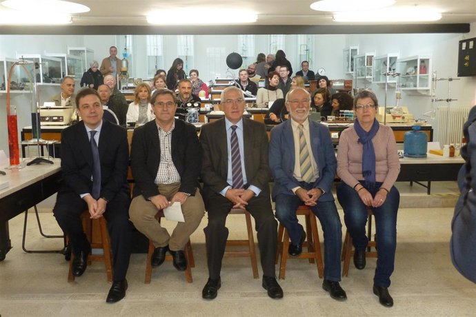 El IES Gonzalo De Berceo De Alfaro Reúne En Una Exposición Los Aparatos Y Materi