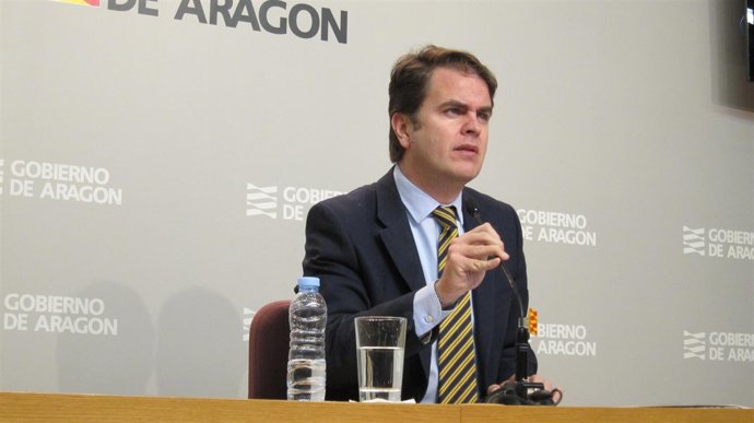 El portavoz del Gobierno de Aragón, Roberto Bermúdez de Castro