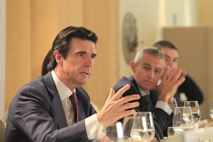 José Manuel Soria en los Desayunos de Europa Press