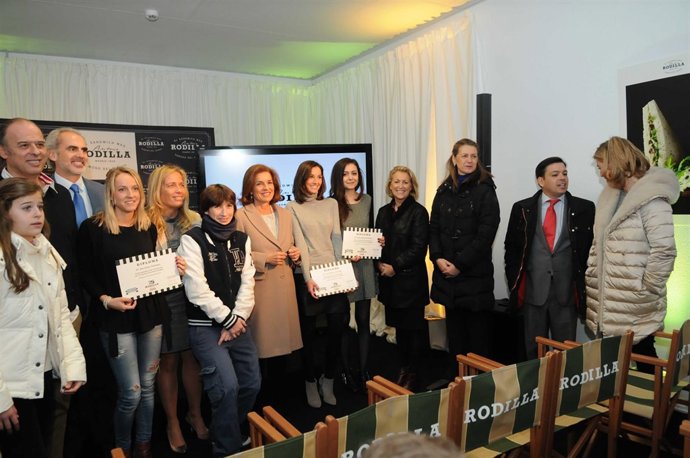 Botella durante un acto de aniversario de la marca Rodilla                  