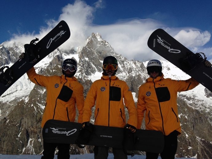 Oakley viste al equipo español de snowboarder