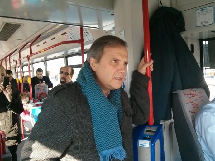 Carmona Denuncia Pésimo Estado Carril Bus: Audios, Foto Y Nota.