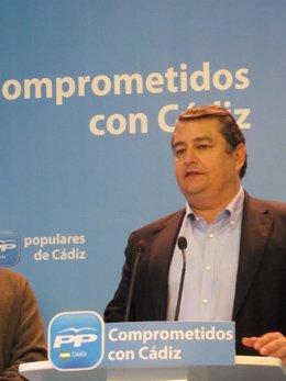 Sanz en la rueda de prensa ofrecida en Cádiz