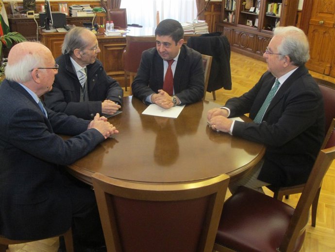 Reunión de Francisco Reyes con Antonio Marín, Diego Santiago y Antonio Romero