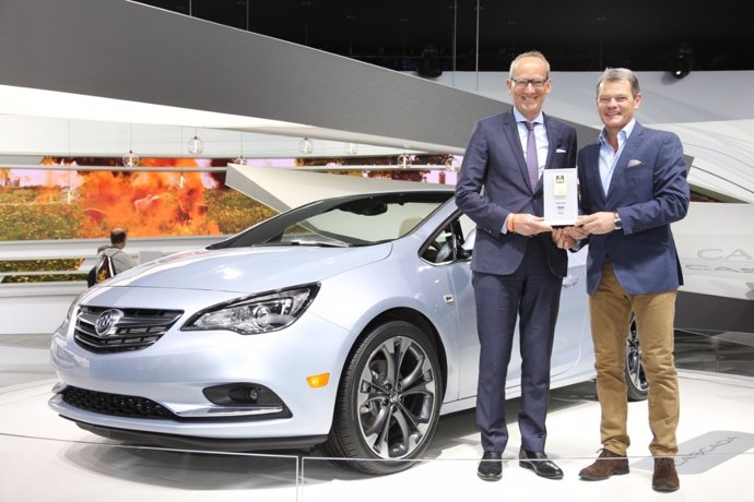 Opel ha recibido el premio 'Coche conectado'