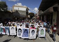 Suman 97 detenidos por la desaparición de normalistas de Ayotzinapa