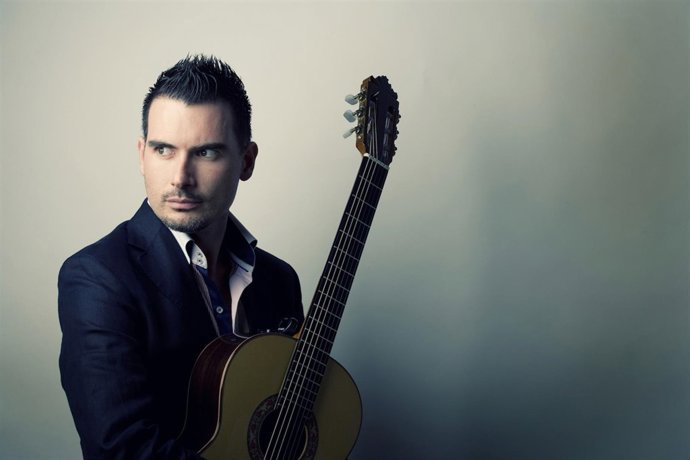 El guitarrista Carlos Piñana