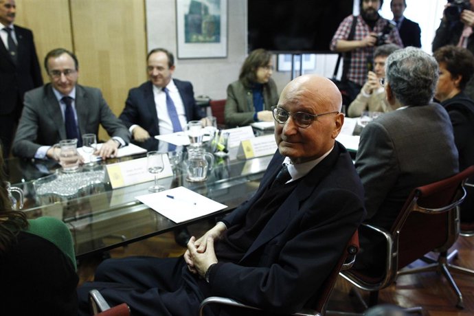 El hepatólogo Joan Rodés frente a Alfonso Alonso