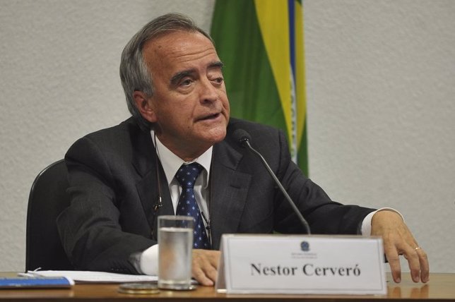 Exdiretor da Petrobras Cerveró é preso pela PF no aeroporto do Rio