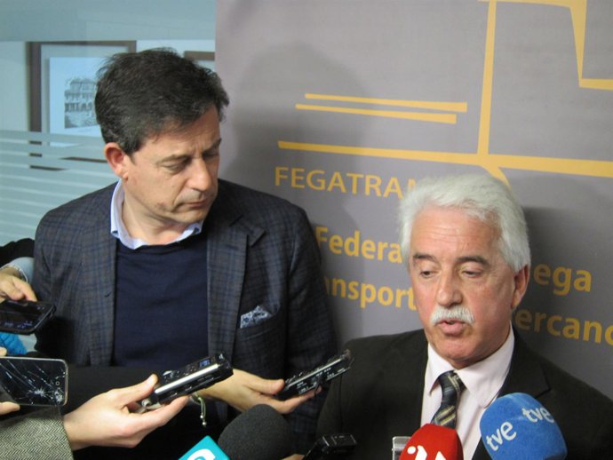 José Ramón Gómez Besteiro (PSdeG) con Ramón Alonso (Fegatramer)