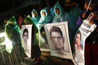El Gobierno mexicano abrirá los cuarteles a los padres de los 'normalistas'
