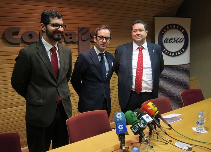 Representantes de AESCO en la presentación del foro de comercio
