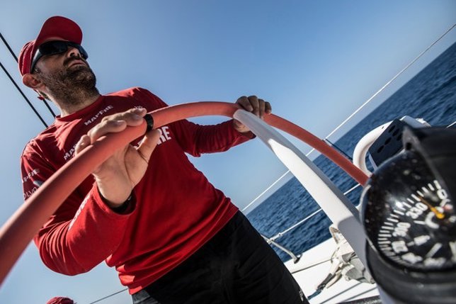 Xabi Fernández, a bordo del 'MAPFRE'