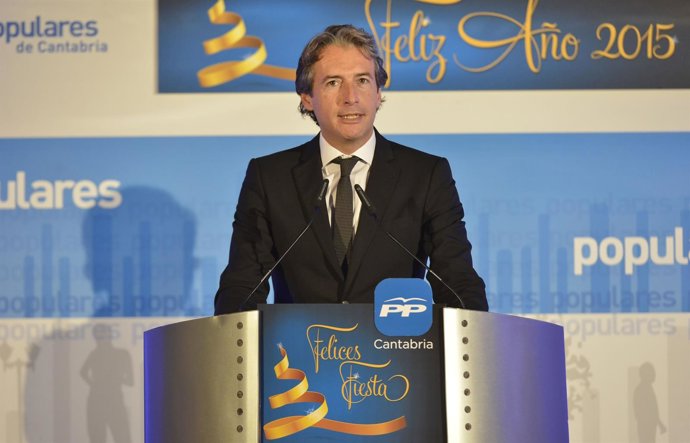 De la Serna en su intervención en la Cena de Navidad del PP de Cantabria (Arch)