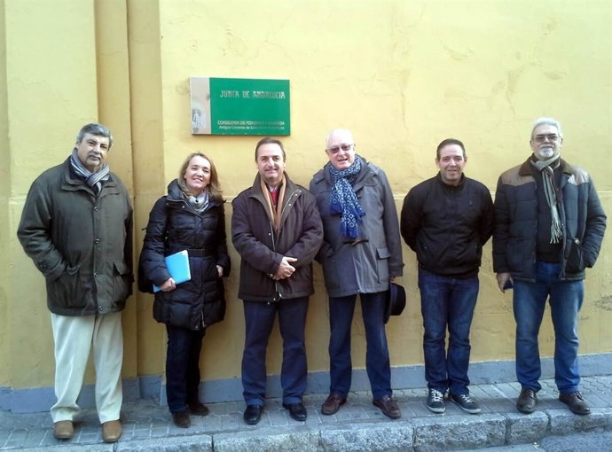 Dirigentes del PP-A con miembros de la FAAT