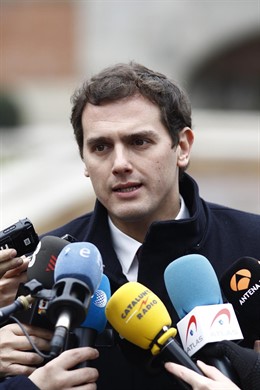 Rueda de prensa de Albert Rivera en el Parque del Retiro